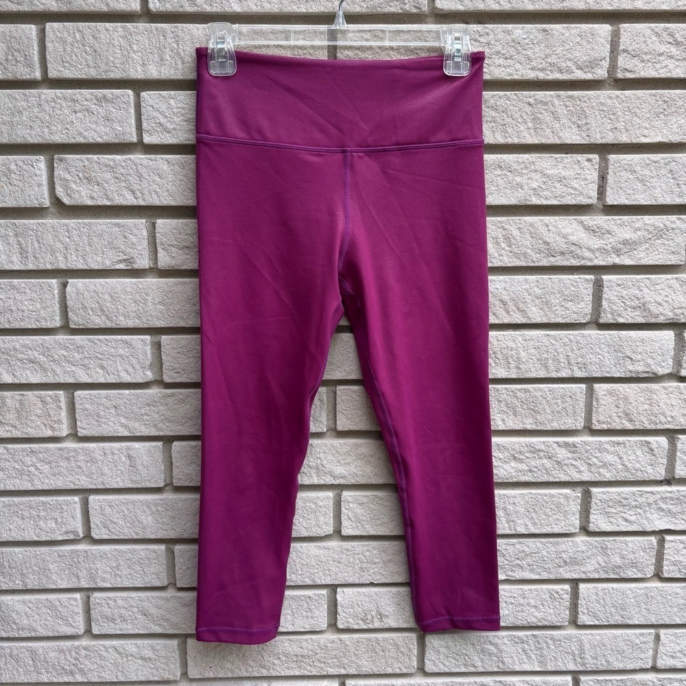ZYIA Burgundy Purple Metallic Light N Tight Cropped Leggings Medium (6-8)